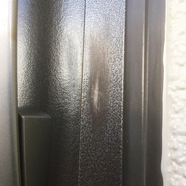 玄関扉のキズ補修