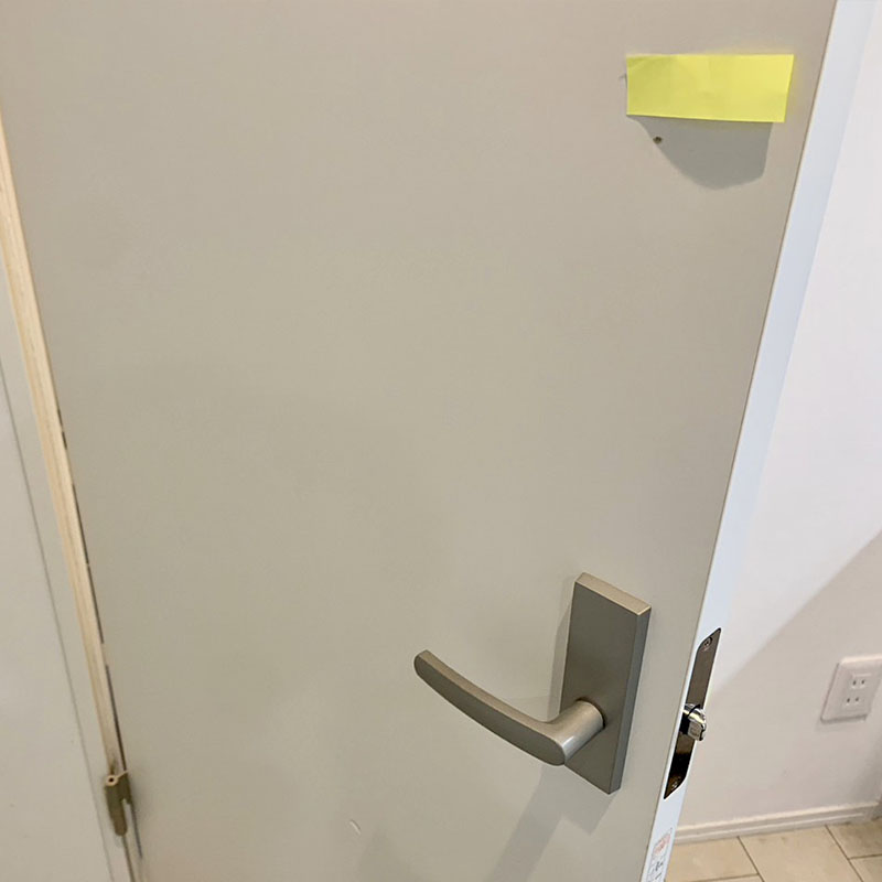 室内ドアの穴　補修