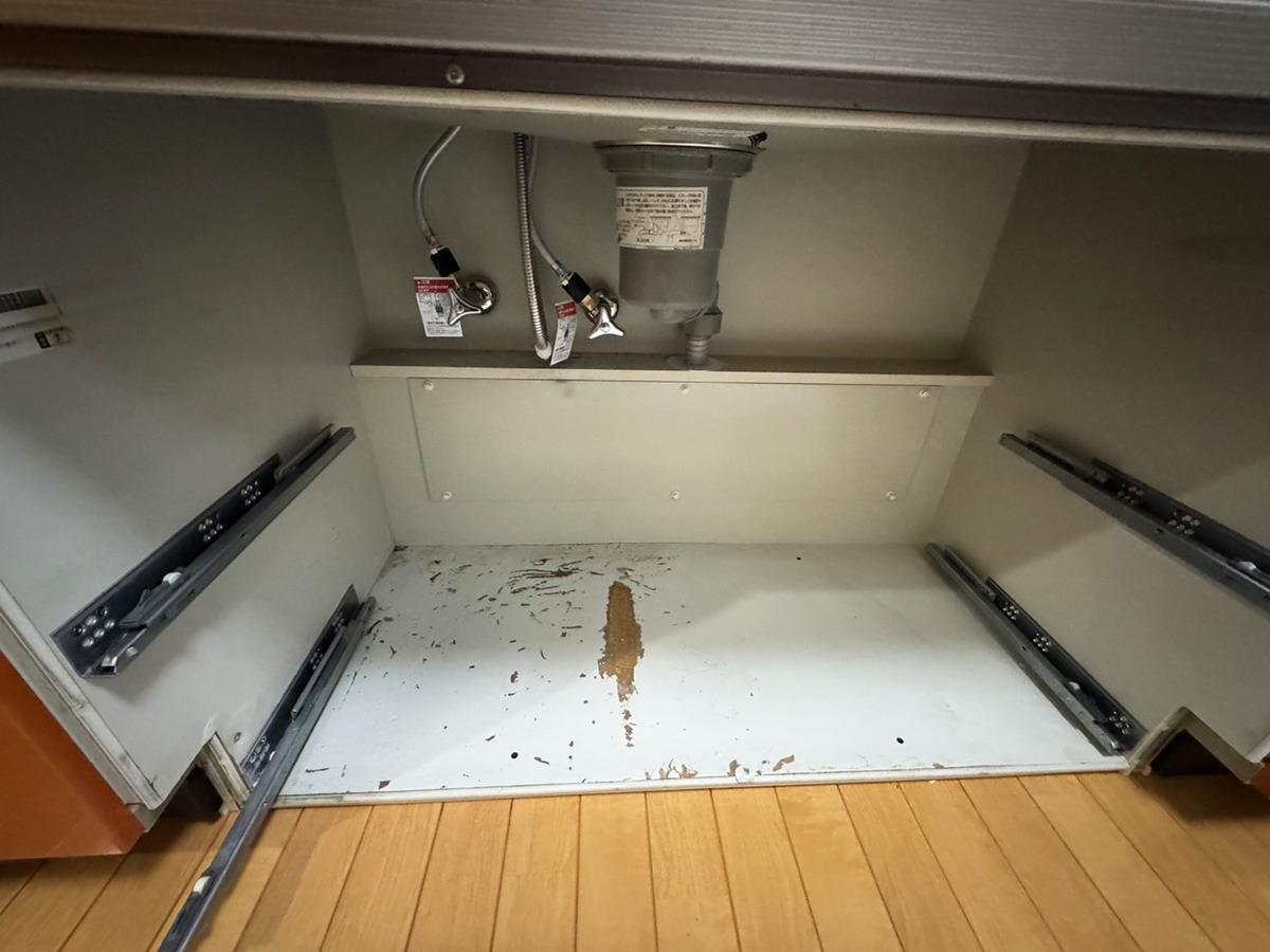 引き出しを外した状態