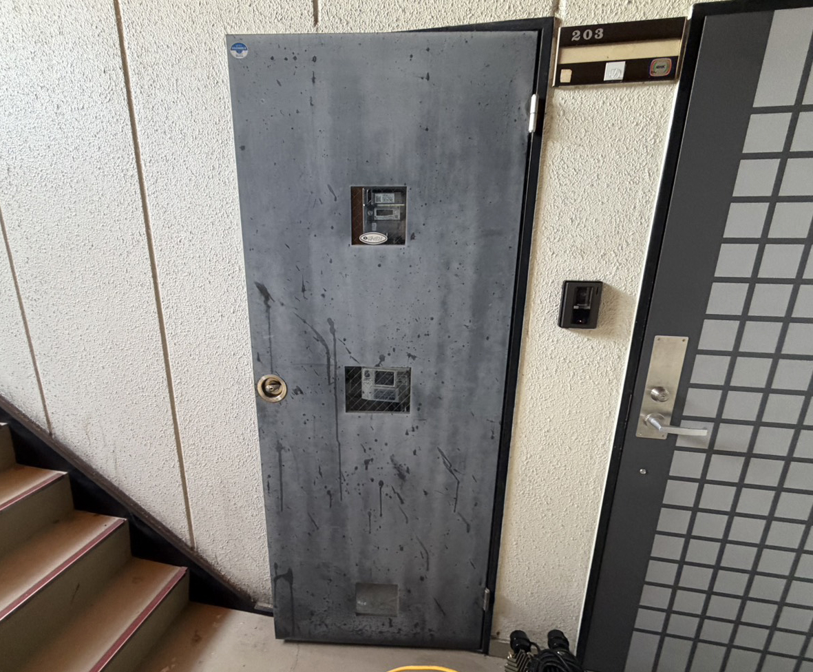アパートのメーターボックス（PS扉）塗装